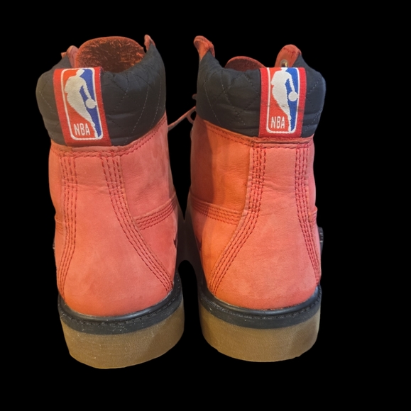 Girls Timberland NBA edition boots - Picture 2 of 3